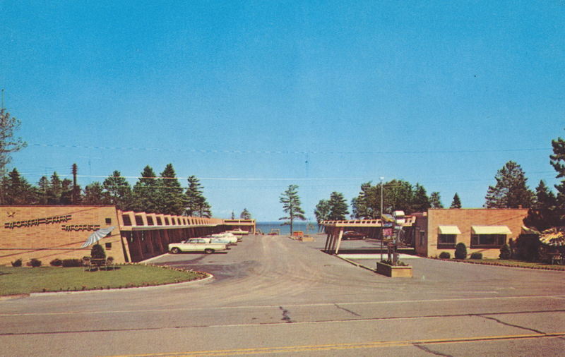 North Star Motel - Vintage Postcard